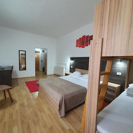 Hotel Mures Topliţa Esterno foto