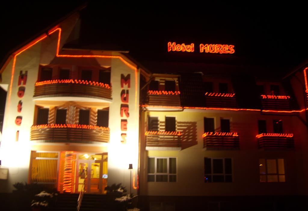Hotel Mures Topliţa Esterno foto