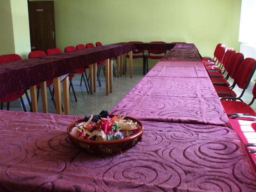 Hotel Mures Topliţa Esterno foto