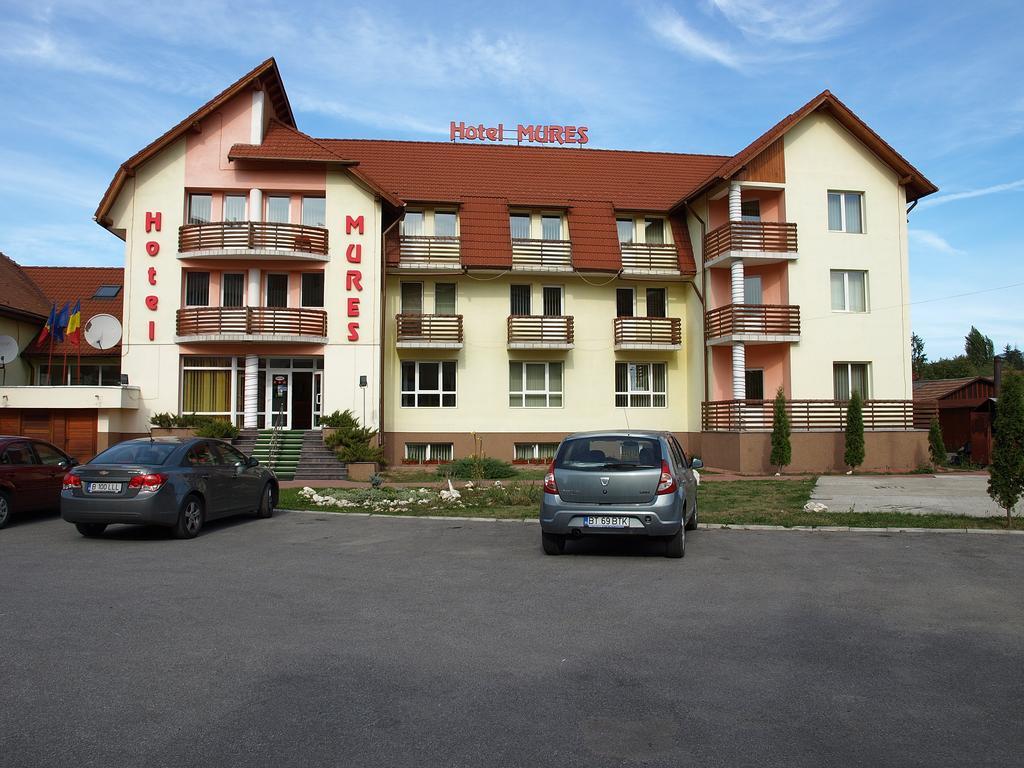 Hotel Mures Topliţa Esterno foto