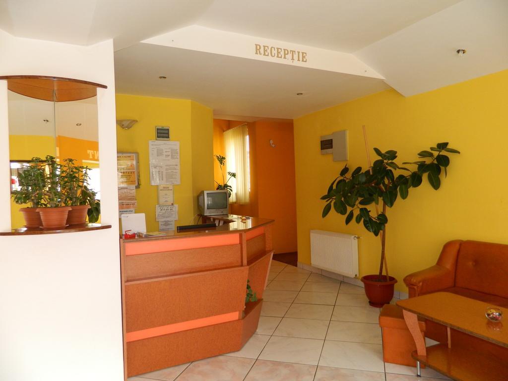 Hotel Mures Topliţa Esterno foto