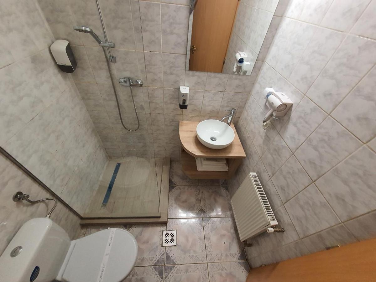Hotel Mures Topliţa Esterno foto