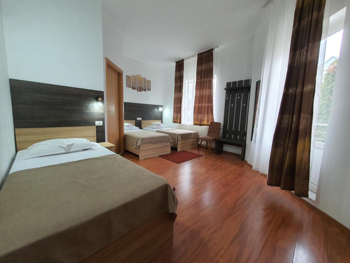 Hotel Mures Topliţa Esterno foto