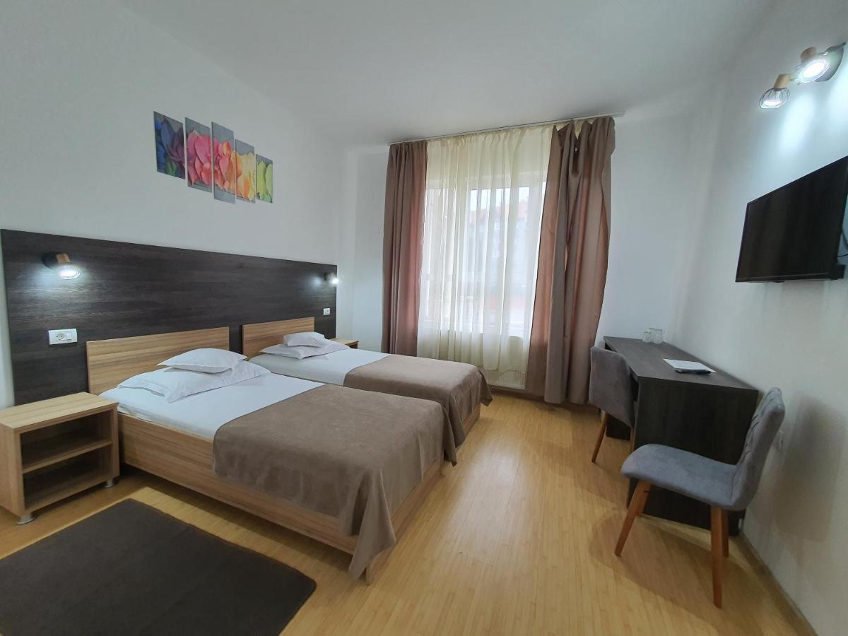 Hotel Mures Topliţa Esterno foto